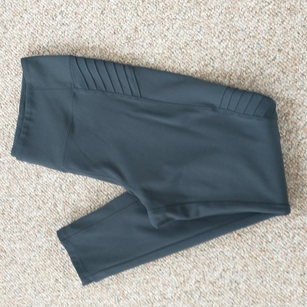 Athleta Delancey  Moto Tight Legging Size XLarge